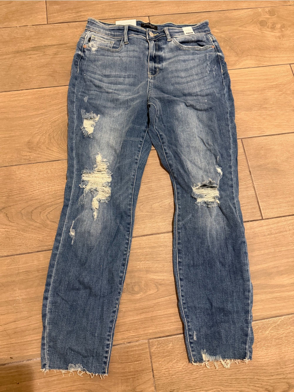 NWT Judy Blue Jeans distressed High-rise